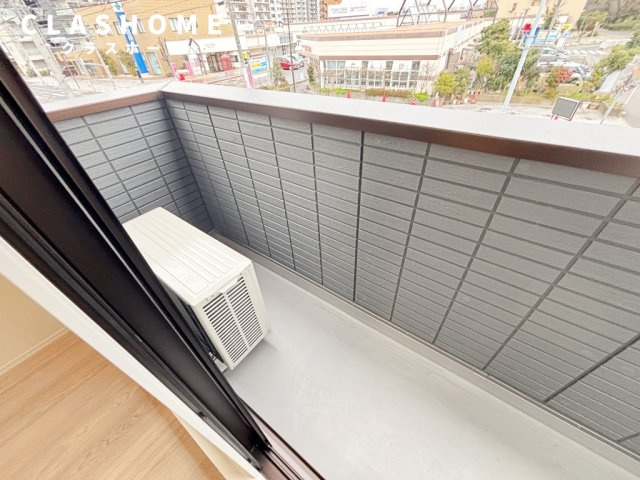 アーバン・ベース　　刈谷市近郊の賃貸はクラスホームのバルコニー