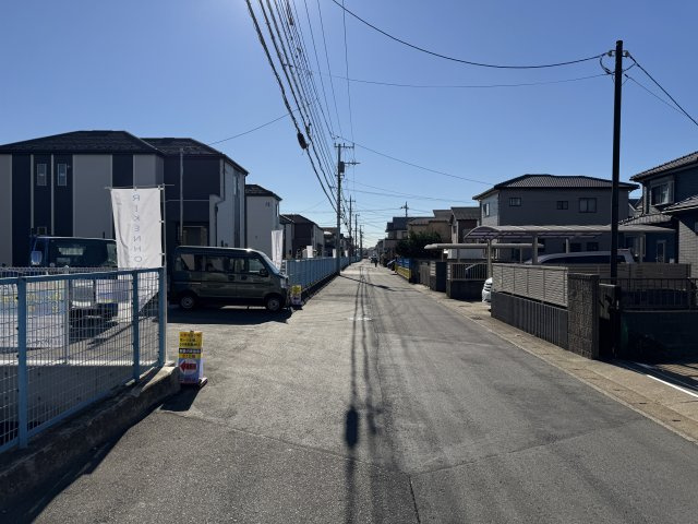 松戸市古ケ崎３丁目新築戸建【古ヶ崎小学校：7分】の前面道路含む現地写真|西側前面道路
