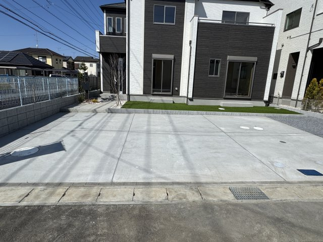 松戸市古ケ崎３丁目新築戸建【古ヶ崎小学校：7分】の駐車場|G号棟駐車スペース・並列2台駐車可