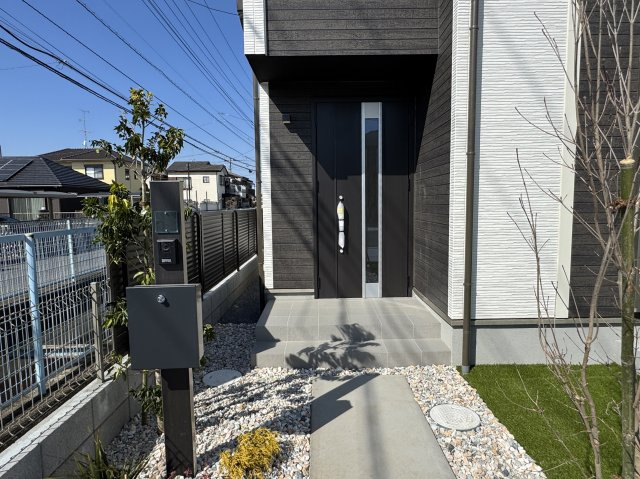 松戸市古ケ崎３丁目新築戸建【古ヶ崎小学校：7分】のエントランス|エントランス・玄関ポーチ