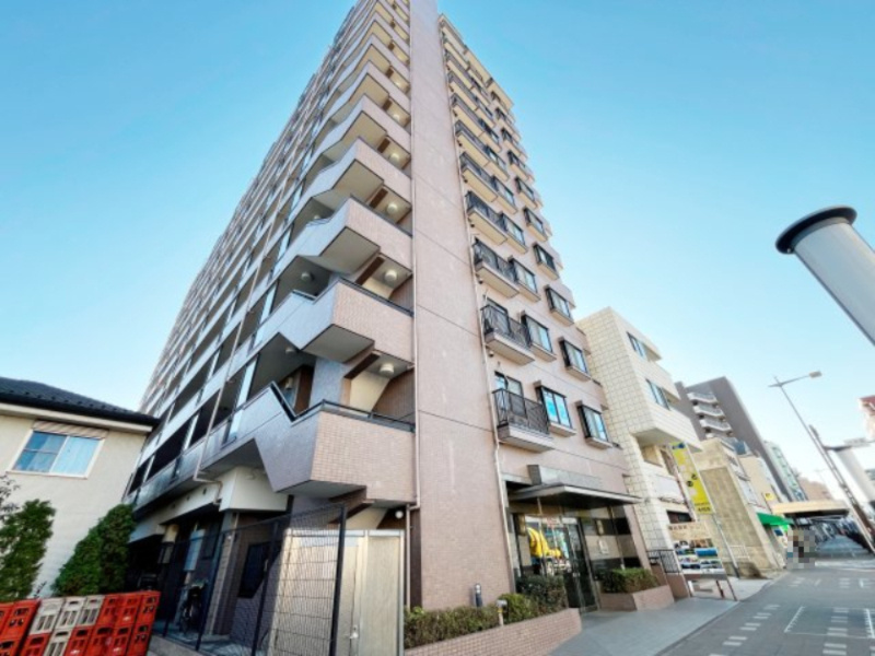 『八王子市マンション』ドミール八王子【仲介手数料無料】　八王子市八木町2-13の外観|スーパーなどの商業施設も近隣。生活環境良好な八王子の中古マンションです。～仲介手数料無料☆八王子ひなた不動産～ドミール八王子