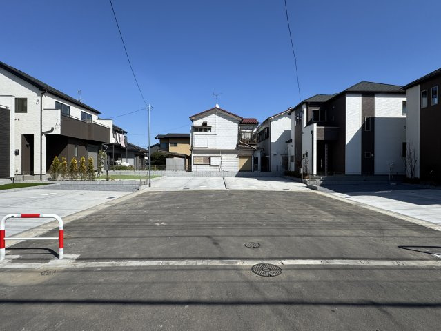 松戸市古ケ崎３丁目新築戸建【古ヶ崎小学校：7分】の前面道路含む現地写真|H号棟前面道路