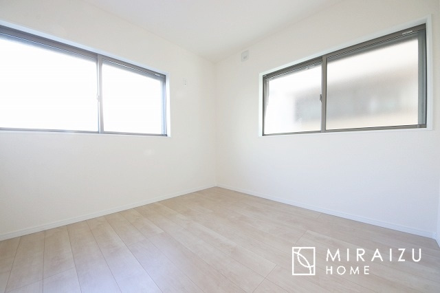 【子供部屋】 | 居心地の良さそうなリラックスできる空間。独立性のある建物ですので、ご自分の時間を大切にしたご家族様にぴったりです！
