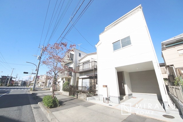 【前面道路含む現地写真】 | 前面道路☆運転が不安な方も安心な前面道路、きちんと幅員のある道路は女性にも安心です。整備されている道路は気持ちも良いですね♪