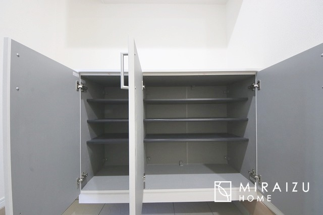 【収納】 | 平日・休日問わず、いつでもご見学が出来ます♪☆実際に見て、触れて感じる安心のお住まい探しを体験して下さい♪☆物件情報だけでなく、地域の特色などなどエリア情報もお伝え出来たら嬉しいです♪
