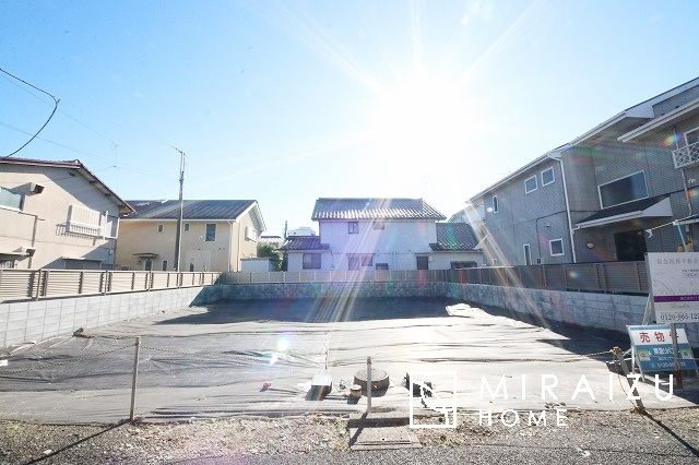 【前面道路含む現地写真】 | 運転が不安な方も安心な前面道路、きちんと幅員のある道路は女性にも安心です。整備されている道路は気持ちも良いですね♪
