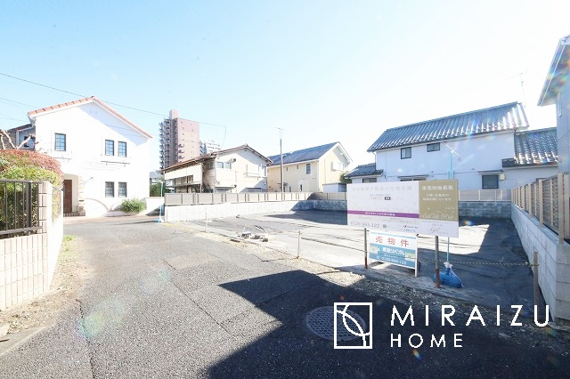 【周辺】 | お車の運転に自信のない方でも安心かなと思います。とても解放感があり、日当たりも気持ちよさそうです。

