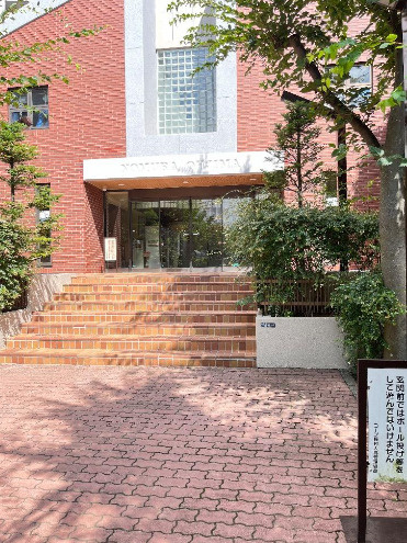 コープ野村大島2号棟のエントランス