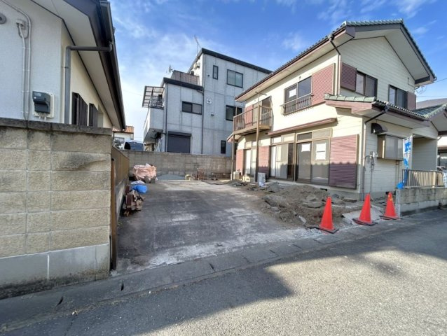 玉村町大字板井　中古1499の前面道路含む現地写真
