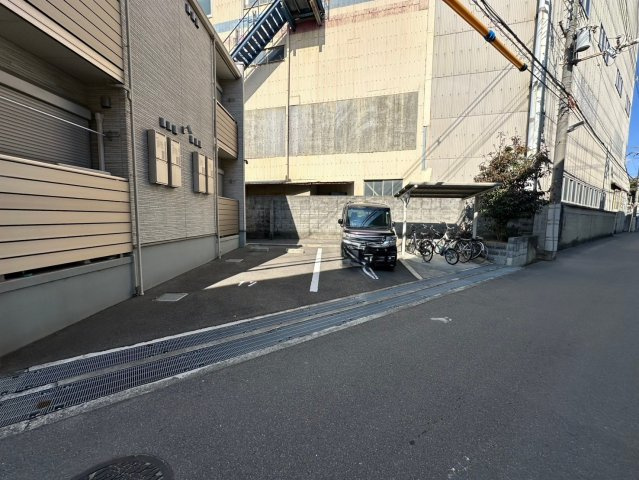 クレイノフェリオの駐車場