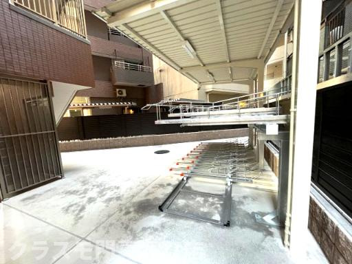 プレジオ新大阪EUROの駐車場