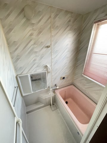 【浴室】 | 深谷市上野台　中古住宅   | 現地(2024年11月撮影)