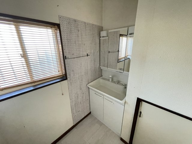 【独立洗面台】 | 深谷市上野台　中古住宅   | 現地(2024年11月撮影)