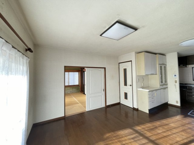 【居間・リビング】 | 深谷市上野台　中古住宅   | 現地(2024年11月撮影)