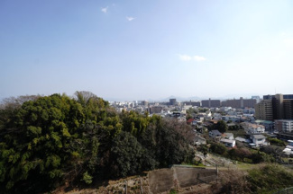 【展望】 | 【四季を感じる】
四季の移ろい・爽やかな青空や風を感じられ
自然を愉しめるパノラマビュー。
毎日の暮らしに余裕を感じさせてくれる、
遮る物の無い開放的な眺望を是非、ご堪能ください。