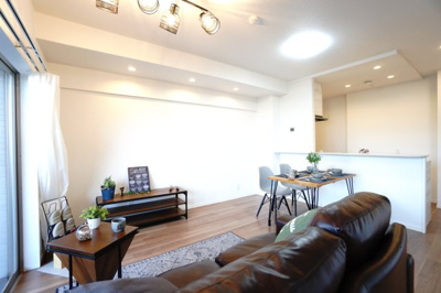 【居間・リビング】 | 【上質リノベ】フローレンス田方ウイングテラス | 室内（2025年3月21日14：00頃）撮影