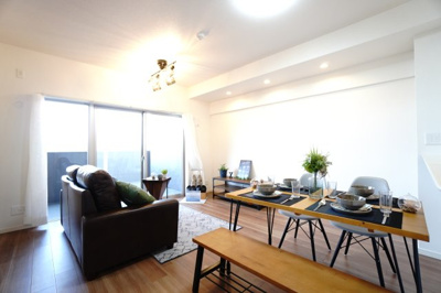 【居間・リビング】 | 【上質リノベ】フローレンス田方ウイングテラス | 室内（2025年3月21日14：00頃）撮影