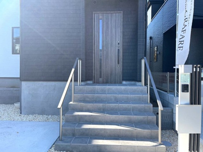 【エントランス】 | 成田市玉造８期２号棟 | ご見学はお気軽に0476-37-3888までお問合せ下さい！