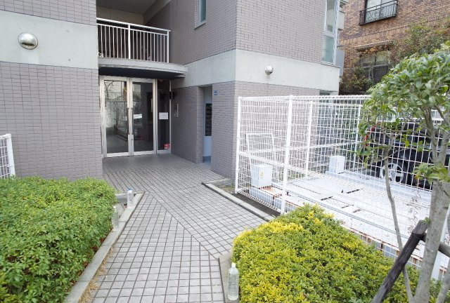 【エントランス】 | アヴェニール岡本