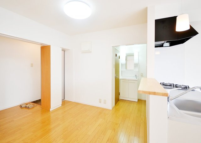 イータウン矢三Ⅱの居間・リビング