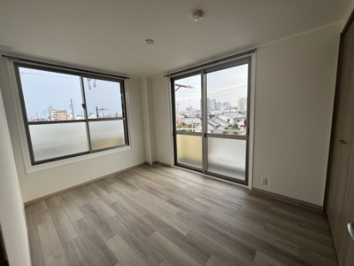 【洋室】 | 板倉第一ビル | 明るい洋室です