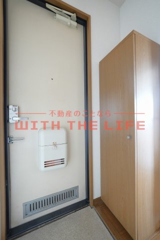 ハイカムール山本【10,000円キャッシュバック対象物件】の玄関|収納もある玄関です