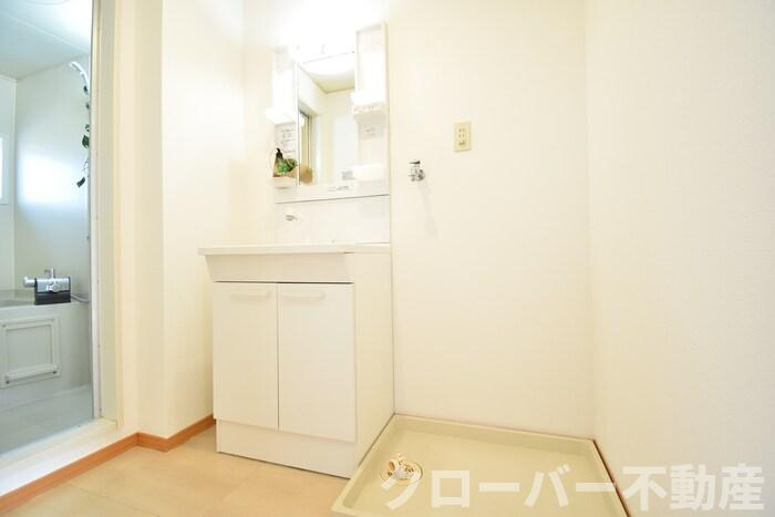 サンライズ２１ｔｈ C棟の洗面所|洗髪洗面化粧台・室内洗濯機置場