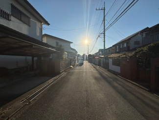 【前面道路含む現地写真】