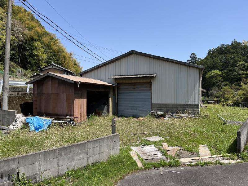 室生三本松　倉庫の外観