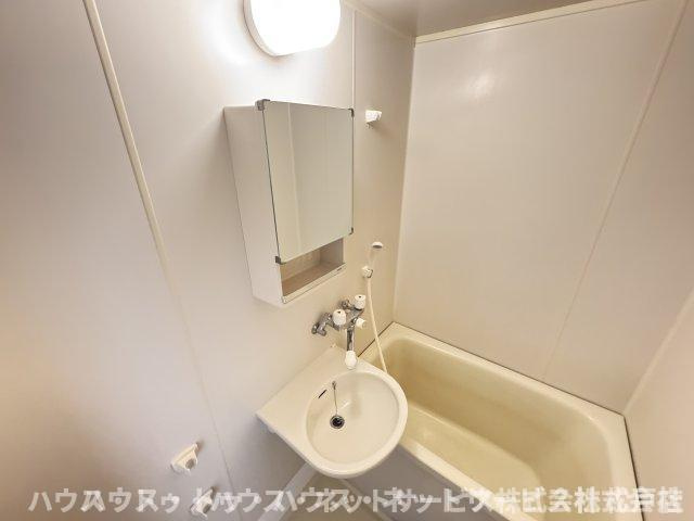 メゾンコムラ の洗面所