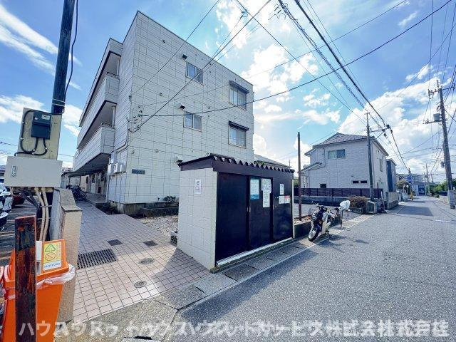 メゾンコムラ のエントランス