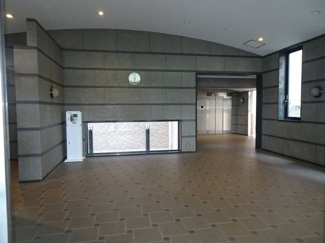 【エントランス】