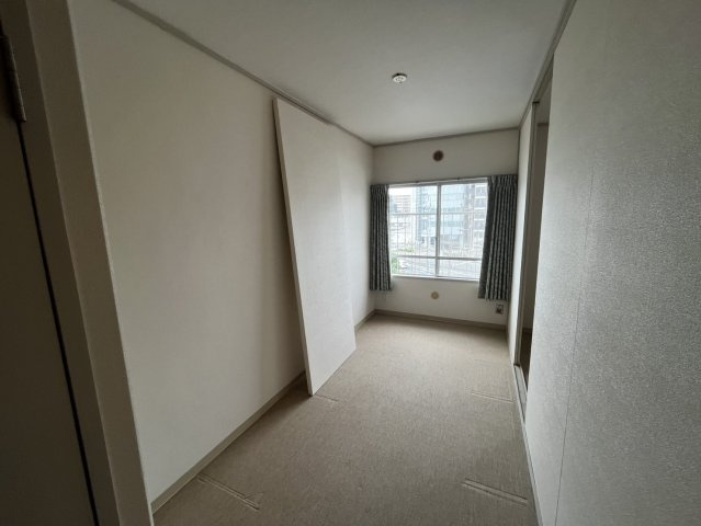 奈良ハイツ一号棟の洋室