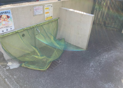 【設備】 | シティパル座間B棟 | 共有部分は、住民なら誰もが使える設備のこと。例えば駐車場やエレベーター、インターネット設備、セキュリティ設備などがあります。他にも、マンションの廊下・外部階段やエントランス・ゴミ置き場などがあります。