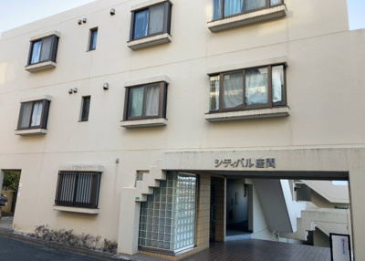 【現況写真】 | シティパル座間B棟 | 眺望の良さを楽しめるダイニングキッチンで家族団らんの時間を過ごしてはいかがでしょうか。バルコニーから見える景色を家族で眺める時間は、時間が経つのを忘れてしまいそうですね。是非、現地を見に行きましょう！