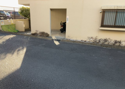 【外観】 | シティパル座間B棟 | 外観はマンション管理がされているかの目安になります。築年数が古いと、壁面は劣化してひび割れが生じることも！建物が古びていても細かいところが修繕されていると、きちんと管理されているなぁと感じるでしょう。