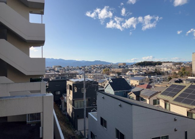 【展望】 | シティパル座間B棟 | 景色重視でお家選ぶをするとスーパーが遠い！学校が遠い！など生活をするうえで利便性で困ることもあります。まず一度現地を見学する際に、周辺の施設などがあるかを確認し、暮らし始めた後のことを想像しましょう。