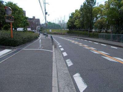 【周辺】 | 北千里パークスクエア | 前面道路