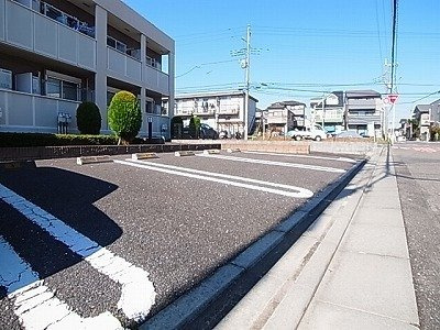 ル・シェモアの駐車場
