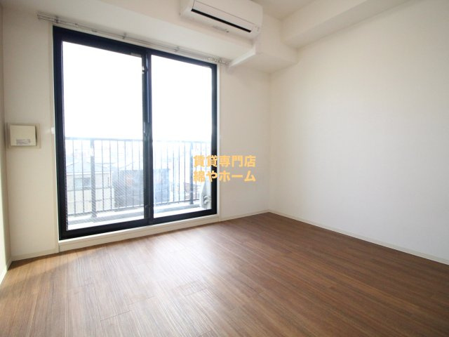 グランパシフィック長橋の洋室|落ち着いた色調の洋室です