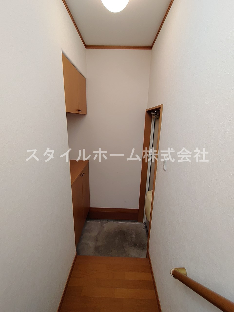 カーサ国府の玄関|同建物内別部屋の写真です。