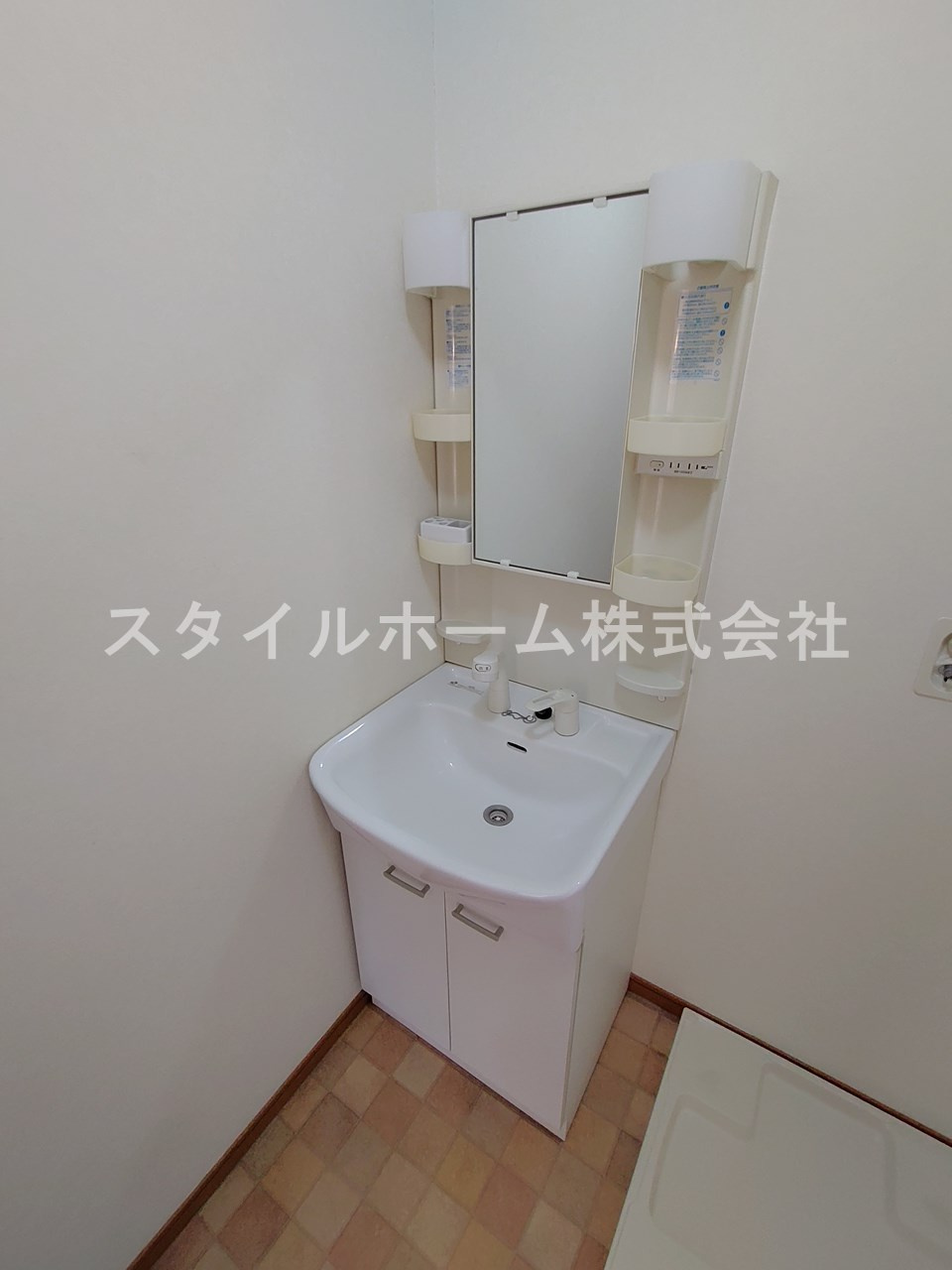 カーサ国府の洗面所|同建物内別部屋の写真です。