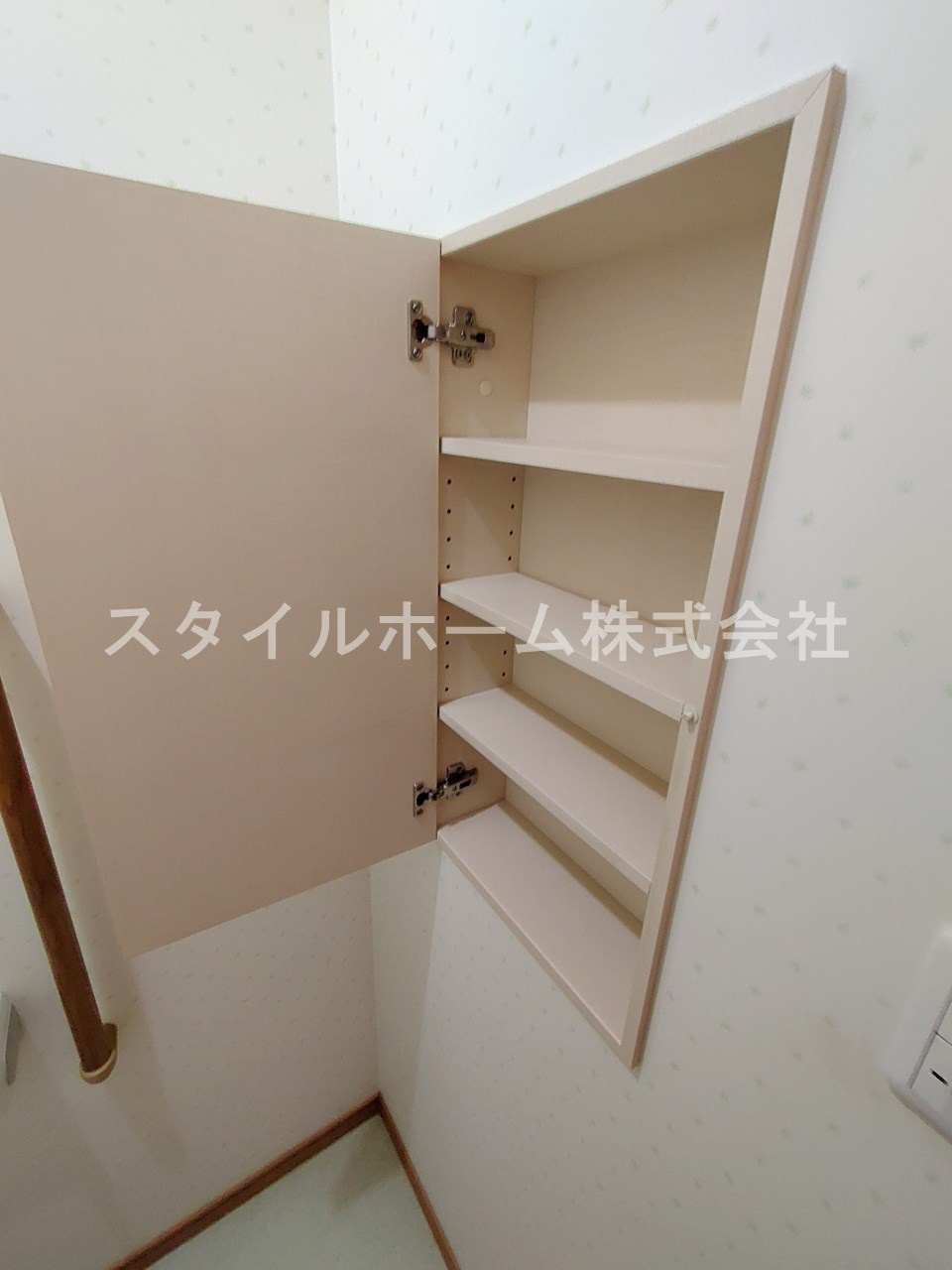 カーサ国府のトイレ|同建物内別部屋の写真です。