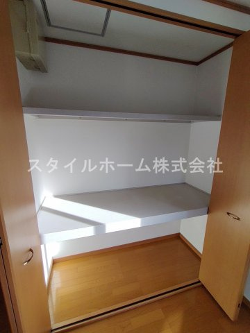 カーサ国府の収納|同建物内別部屋の写真です。