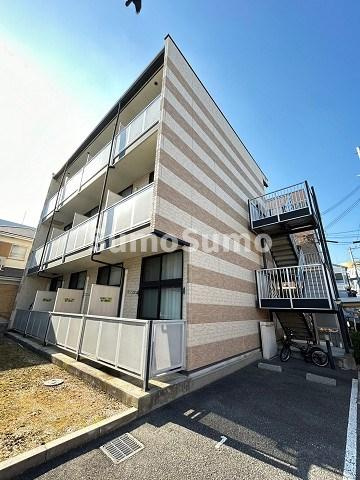 レオパレスアルカイックの外観