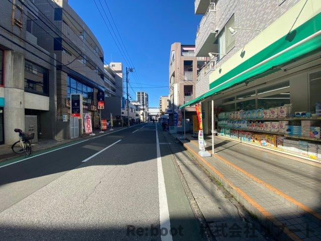 アーネスト８８の周辺