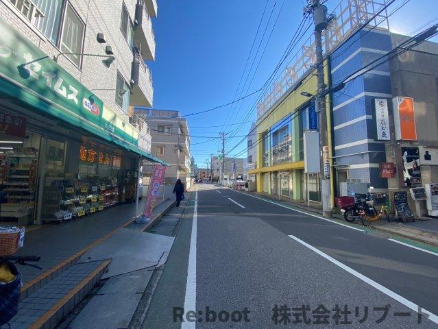 アーネスト８８の周辺