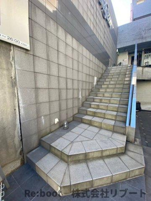 【エントランス】 | アーネスト８８