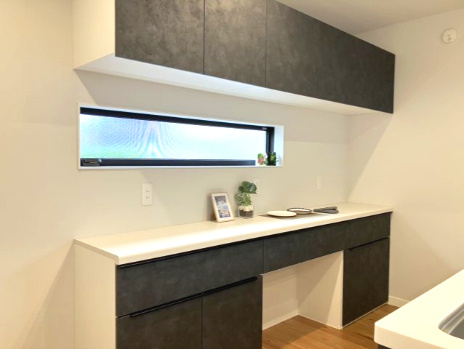 清水区駒越中2号棟のキッチン|カップボード