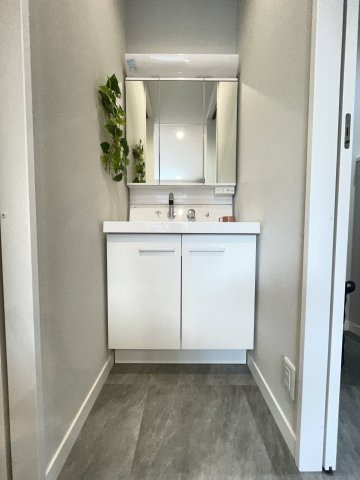 清水区駒越中2号棟の独立洗面台